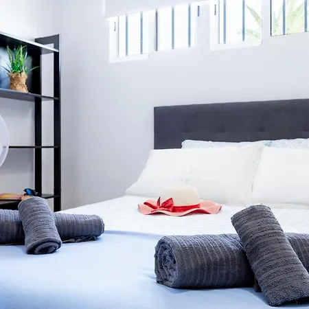 Апартаменты 2a Cozy Flores With Pool