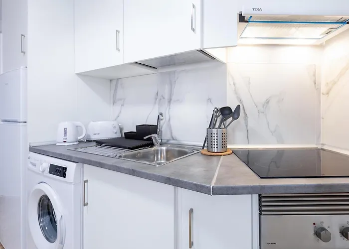 아파트 2a Cozy Flores With Pool