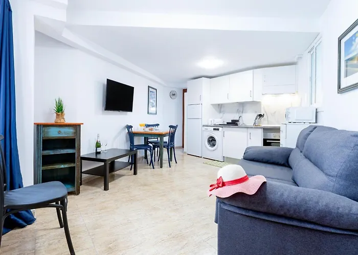 2a Cozy Flores With Pool Apartment