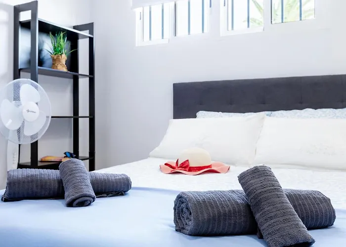 Appartamento 2a Cozy Flores With Pool