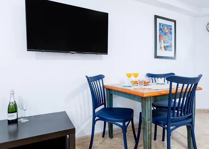 2a Cozy Flores With Pool * Адехе