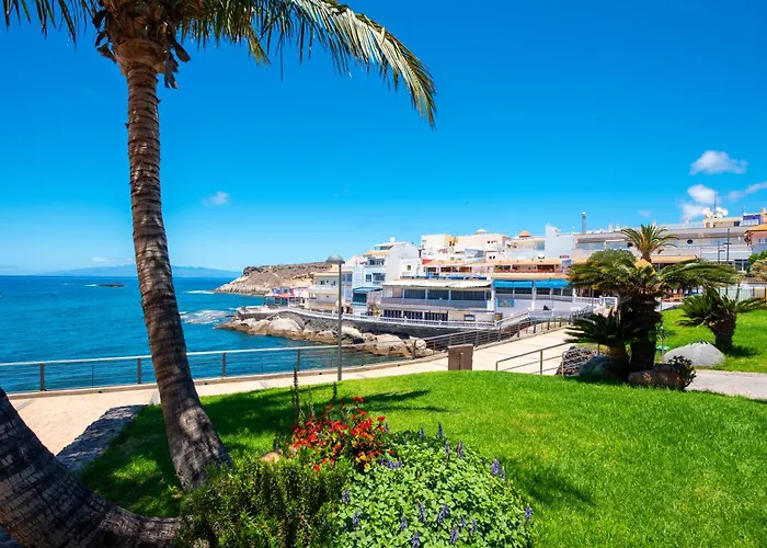 2a Cozy Flores With Pool Адехе